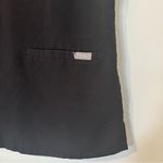 FIGS  Technical Collection V Neck Short Sleeve Scrub Top Womens XS Black Photo 4