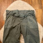 A pea in the pod  Pants Maternity Size Large Green Jogger‎ Cropped Cargo Photo 1