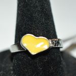 Source Unknown NWT Besties Trendy Yellow Enamel Silver Tone Metal Heart Size 9 Casual Ring Photo 1