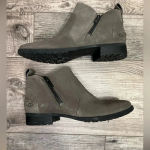 UGG  Aureo II Boots Womens 8 Gray Ankle Booties Leather Zip Round Toe winter shoe Photo 4