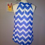 Iz Byer blue & white chevron print pleated sleeveless blouse Photo 4