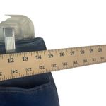 Levi's Women's Size 7 Waist 28 High Rise Short Dark Wash Photo 5