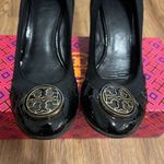 Tory Burch  black gold wedge heeled pumps shoes women’s 7 Photo 3