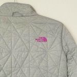 The North Face  Gray/Pink Full Zip Quilted Jacket Size Size Medium Photo 4