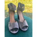 Urban Outfitters  chunky heel shoes open toe ankle strap suede grey size 7 Photo 3
