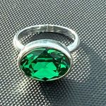 Handcrafted sparkly ring made with green Swarovski crystal size 8 Silver Photo 2