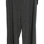 Rafaella  women's M comfort pull on black/white all over print capri pants NWT Photo 0