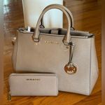 Michael Kors MICHAEL Jet Set Travel Saffiano Leather Wallet in Dark Khaki Photo 6