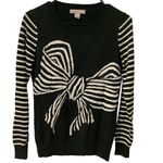 Banana Republic  Black and White Bow Sweater. Excellent Condition. WORN ONCE Photo 5