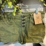 True Craft Army Olive Green Shorts Womens 15  New Photo 1