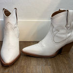 Thursday Boot Co. Sedona Country Star White Leather Western Ankle Boots 9.5 Photo 0