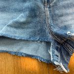 Good American  Women's Girlfriend Denim Shorts Size 20 Blue Jean GGS235T Raw Hem Photo 4