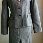 Anne Klein Pinstripe Skirt - Size 4 - GUC Photo 1