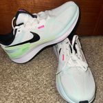 Nike Women's Air Zoom Structure 25 Running Shoes Photo 0