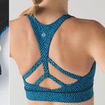 Lululemon  Circuit Breaker Bra
Scatter Star Beach Blanket Blue Black Photo 2