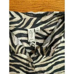 Joie J  Zebra Print Sleeveless Blouse Button-Down Linen Top Large Black & White Photo 1