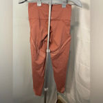 Aerie  chill play move Leggings Rose Pink‎ Medium Cropped Photo 2