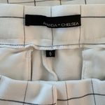 Amanda & Chelsea White Ankle Cropped Pants Photo 2