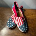 Aloha Island  Red and Blue Star Flats Photo 2