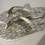 Michael Kors Michael by Women’s Gold Glitter flip flops thongs sandals size 5 Photo 3