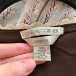 Casual Corner Womens XS Brown Sleeveless Top Embroidered Lace VNeck Stretch Tank Photo 3