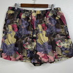 Nike  Women’s Floral Shorts Size 1X Photo 0
