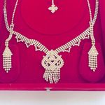 5 pieces gold tone Bollywood jewellery set in excellent condition Photo 1