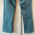 Lululemon In Movement Crop Everlux 19" Inseam in Pacific Breeze - Size 4 Photo 5