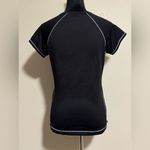 Alo Yoga EUC Black and White Cool Fit Workout Top size small Photo 3