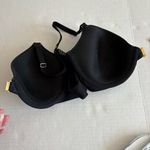 Lively Front Close T Photo 8