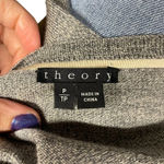 Theory  Jaidyn Soft‎ Luster Merino Wool Sweater in Heather Gray Size XS Photo 5