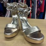 Karl Lagerfeld Paris Women's Anisha Ankle-Strap Platform Sandal Gold Size 7 NWOT Photo 1