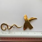 Modern contemporary “X” kiss criss cross Gold tone Brooch Pin heraldic USA retro Photo 5