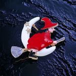 1pc Dropping Enamel Red‎ Witch White Moon Shape Brooch Pin Gold Plated Photo 4