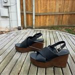 Universal Threads Women's Naomi Wood Wedge Heels with Memory Foam Insole - Universal Thread size 9 Photo 4