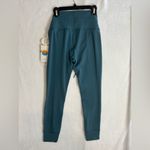 Vuori  Women's Ocean Blue Swim Leggings Photo 5