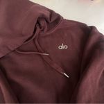 Alo Yoga Accolade Hoodie Cherry Cola Photo 1