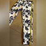 Love Encounter Los Ángeles floral tropical white/ blue pant with pockets size M Size M Photo 10