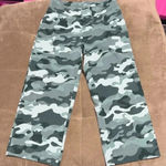 Lands' End  Camo Capris A6 Photo 0