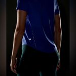 Lululemon High Neck Running Training Top Tshirt Sz 4 Wild Indigo Blue Purple Photo 4