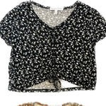 ⭐️Honey Collection bundle of 2 floral cinched front cropped tops size large Black Photo 0