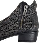 Circle G EUC  Laser Cut Leather Cut Ankle Boots Size 10 Photo 3