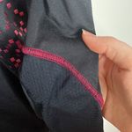 ASICS running long sleeve athletic top with shimmering geo print size S Photo 6