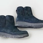 UGG  Womens Kristin Black Sheepskin Lined Wedge Mini Ankle Boots Size 7.5 1012497 Photo 2