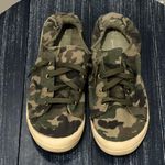 Time & Tru Camo Memory Foam Sneakers Photo 2
