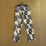 Love Encounter Los Ángeles floral tropical white/ blue pant with pockets size M Size M Photo 5