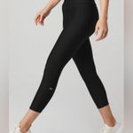 Alo Yoga Black  High-Waist Airlift Capri Size Small Photo 2