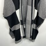 Black Label by Evan Picone Sweater Kimono size Medium Black and White White Photo 3