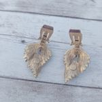 Vintage Clip On Earrings Large White & Gold Tone Photo 4