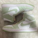 Nike Jordan 1 Retro High OG
Seafoam (Women's) Photo 1